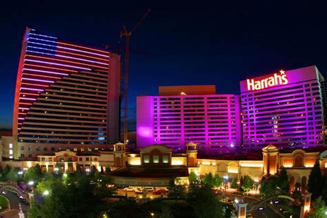 Harrah's atlantic city - Harrah's Resort Atlantic City has a Family Fun center with an indoor pool and a 25-game arcade, as well as 18 holes of miniature golf and additional games (shuffleboard, pool table) that may be ... 